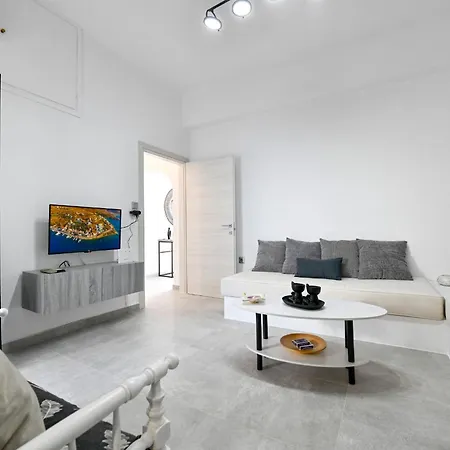 Diamond, A Modern And Stylish House, Near The Shops And Restaurants In Korissia Tatil Evi Ioulis