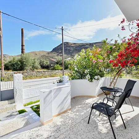 Diamond, A Modern And Stylish House, Near The Shops And Restaurants In Korissia Ioulis