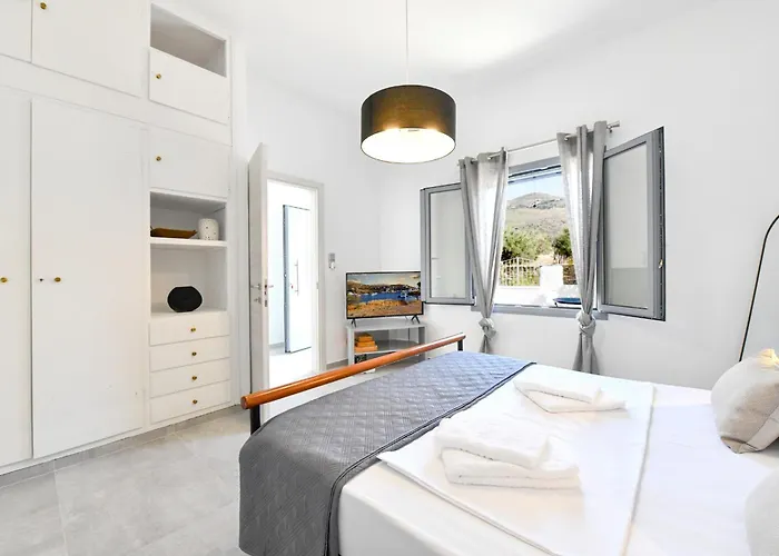 Diamond, A Modern And Stylish House, Near The Shops And Restaurants In Korissia