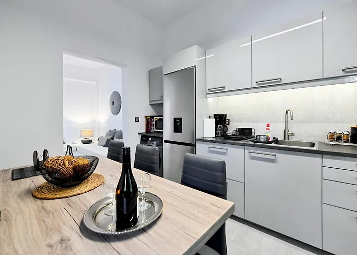 Casa vacanze Diamond, A Modern And Stylish House, Near The Shops And Restaurants In Korissia *